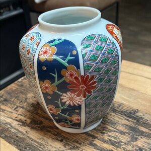 Japanese Floral Patterned Vase